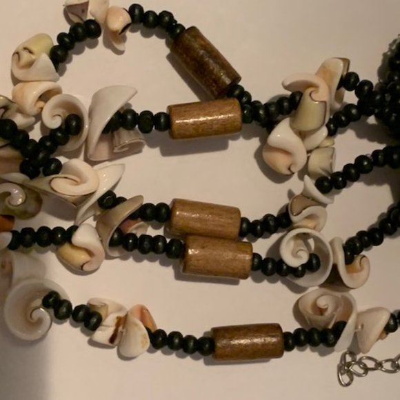 Shell Necklace for sale - Picture 4 of 5